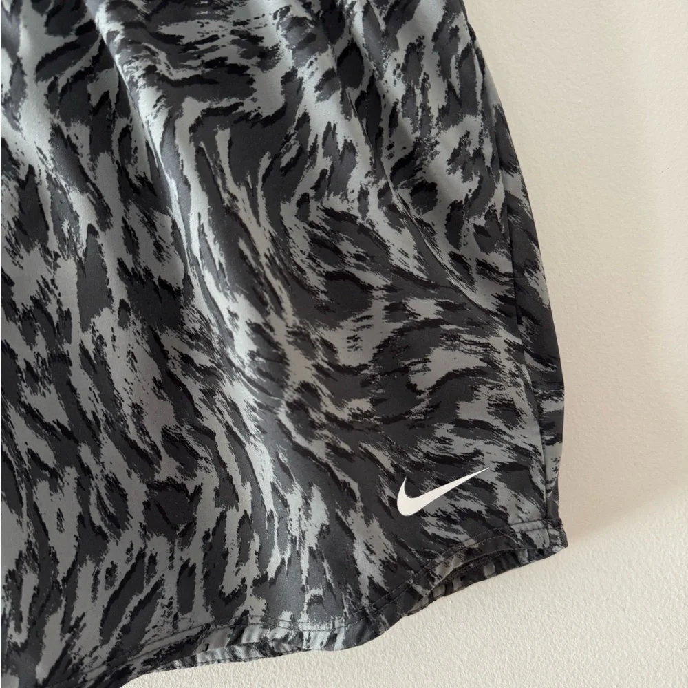 Nike Dri-Fit Animal Print Athletic Shorts,‎ size Large, workout, sports, lined